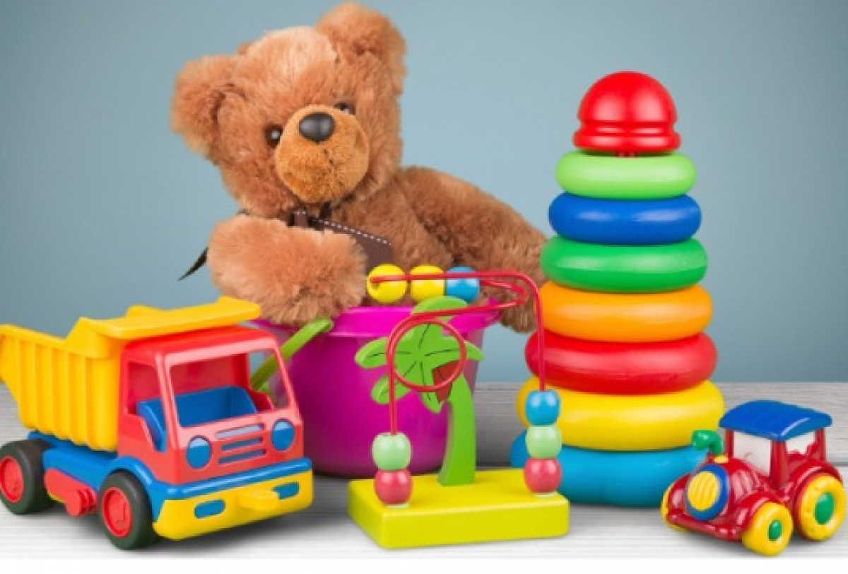 Imagem de brinquedos infantis coloridos.