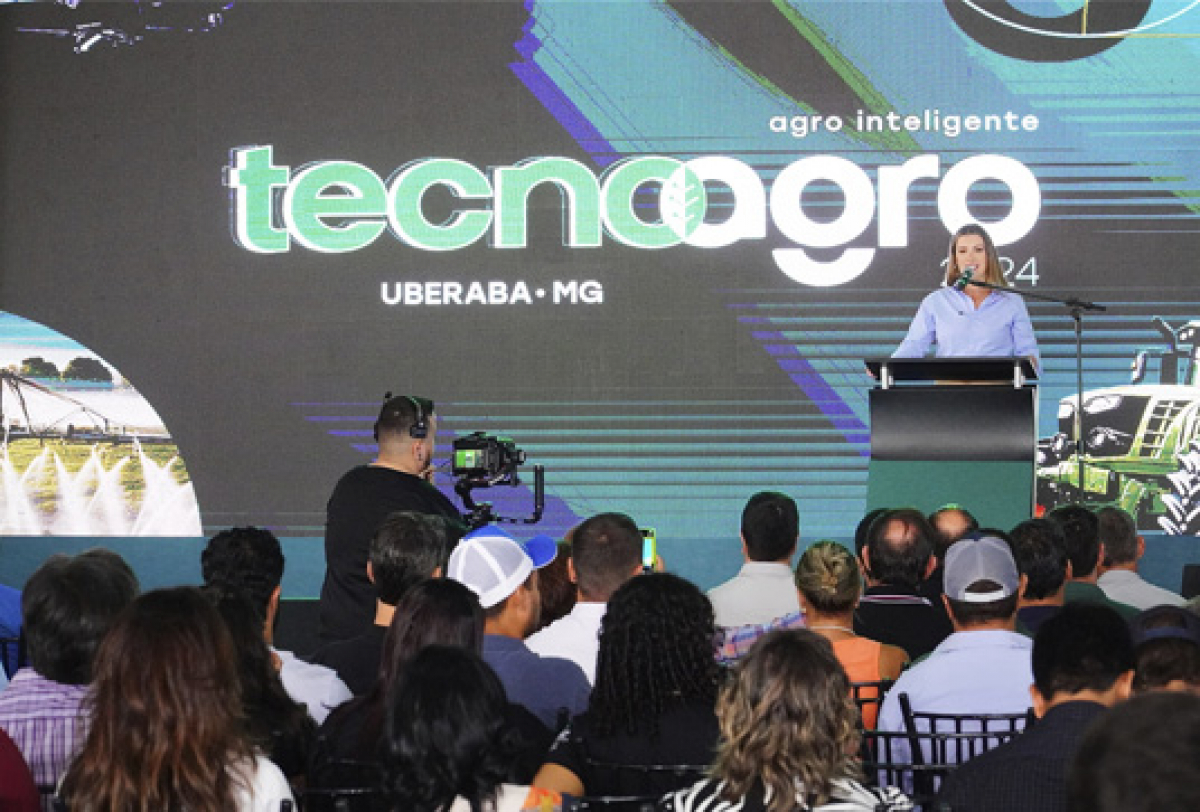 Evento TecnoAgro Uberaba-MG 2024 promove inovação em agricultura inteligente.