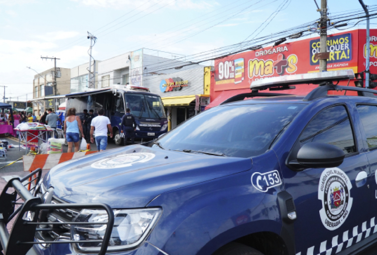 peração da Guarda Municipal em área comercial movimentada.