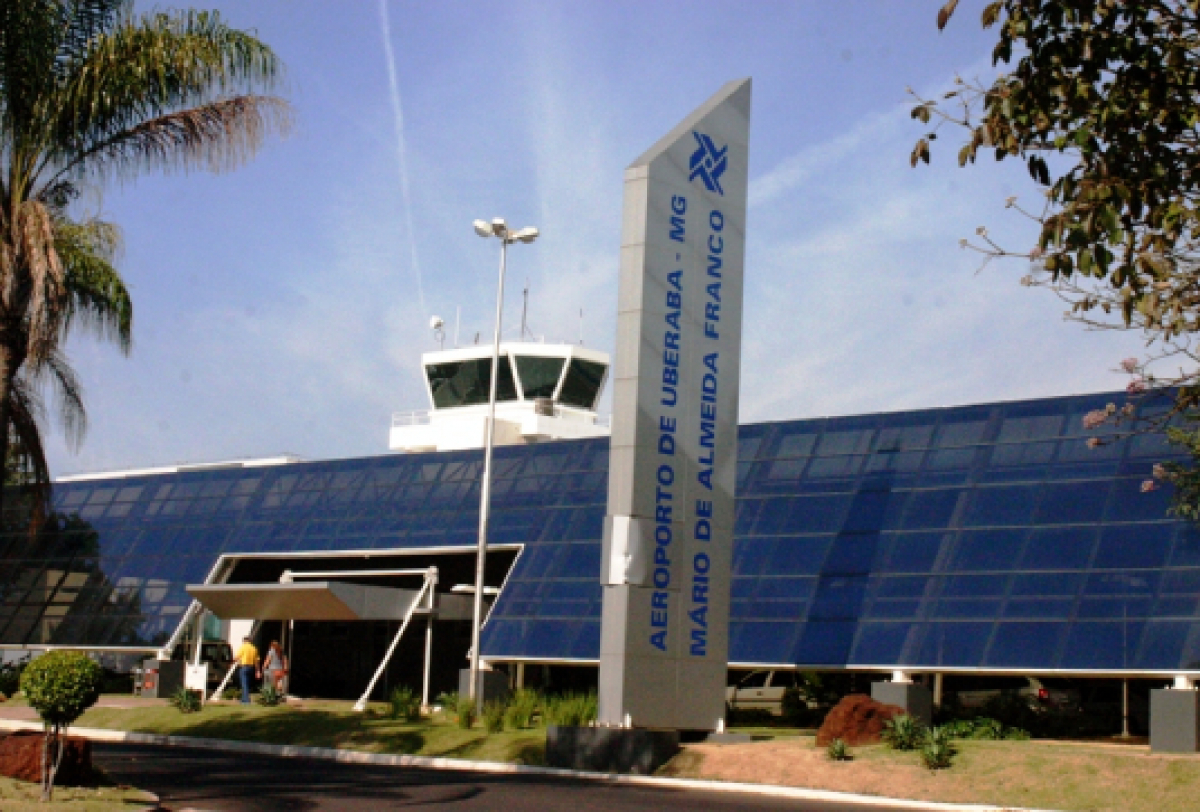 Fachada do Aeroporto de Uberaba-MG, Mário de Almeida Franco.