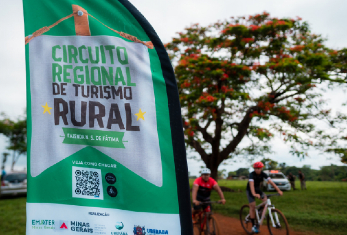 Ciclistas participam do Circuito Regional de Turismo Rural na Fazenda N. S. de Fátima, promovido em Uberaba–MG.