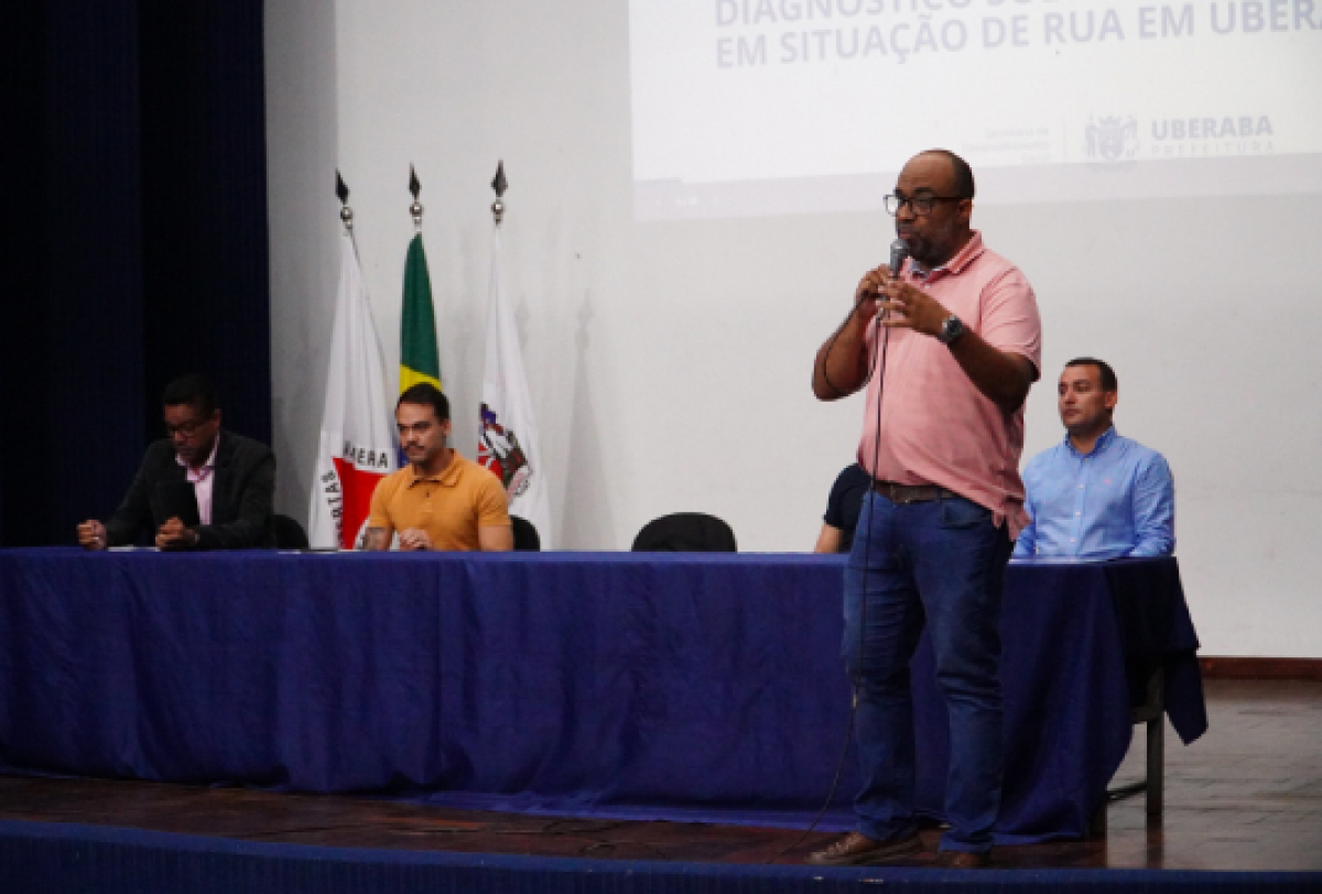 Evento em Uberaba discute diagnóstico da população em situação de rua.