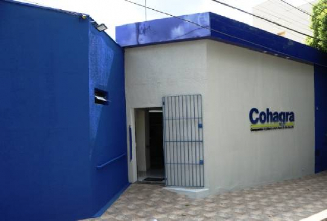Fachada da sede da Cohagra, Companhia Habitacional do Vale do Rio Grande, em Uberaba.